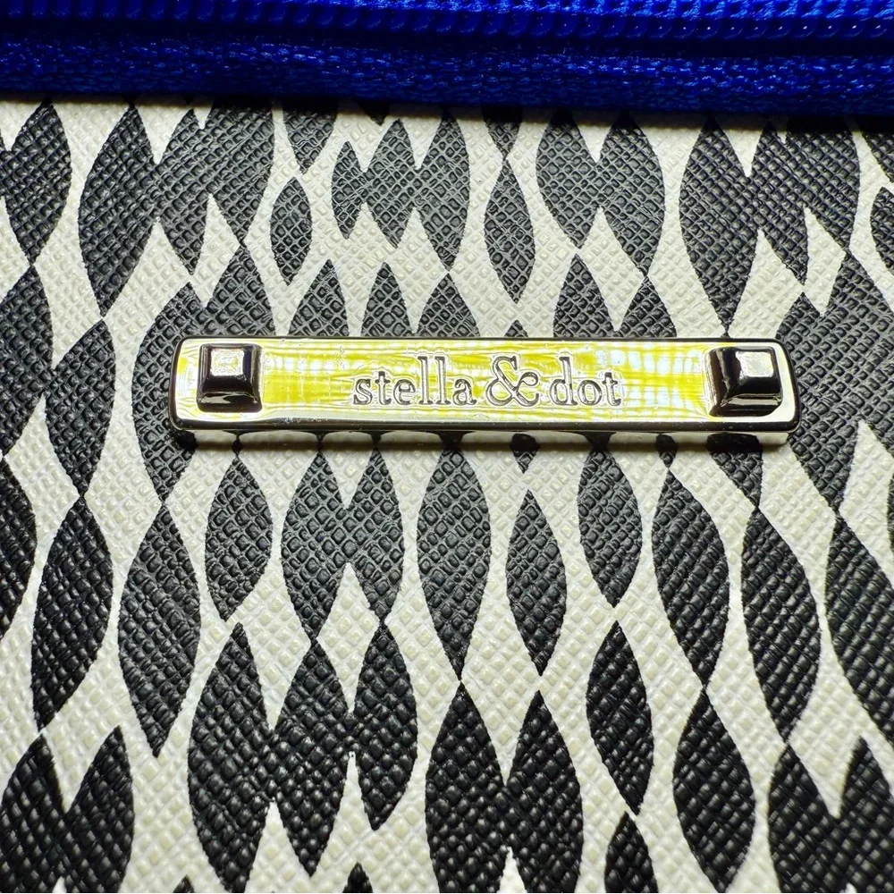 Stella & Dot Padded Laptop Case